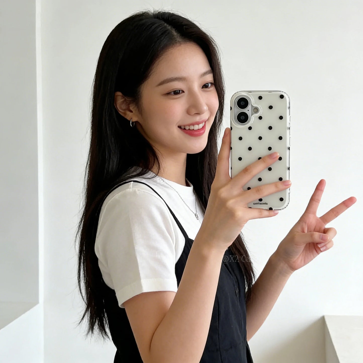 Minimalist Black And White Polka Dots Phone Case For iPhone 17 16 15 14 13 12 11 Pro MAX Plus Y2K Shockproof Dustproof Cover