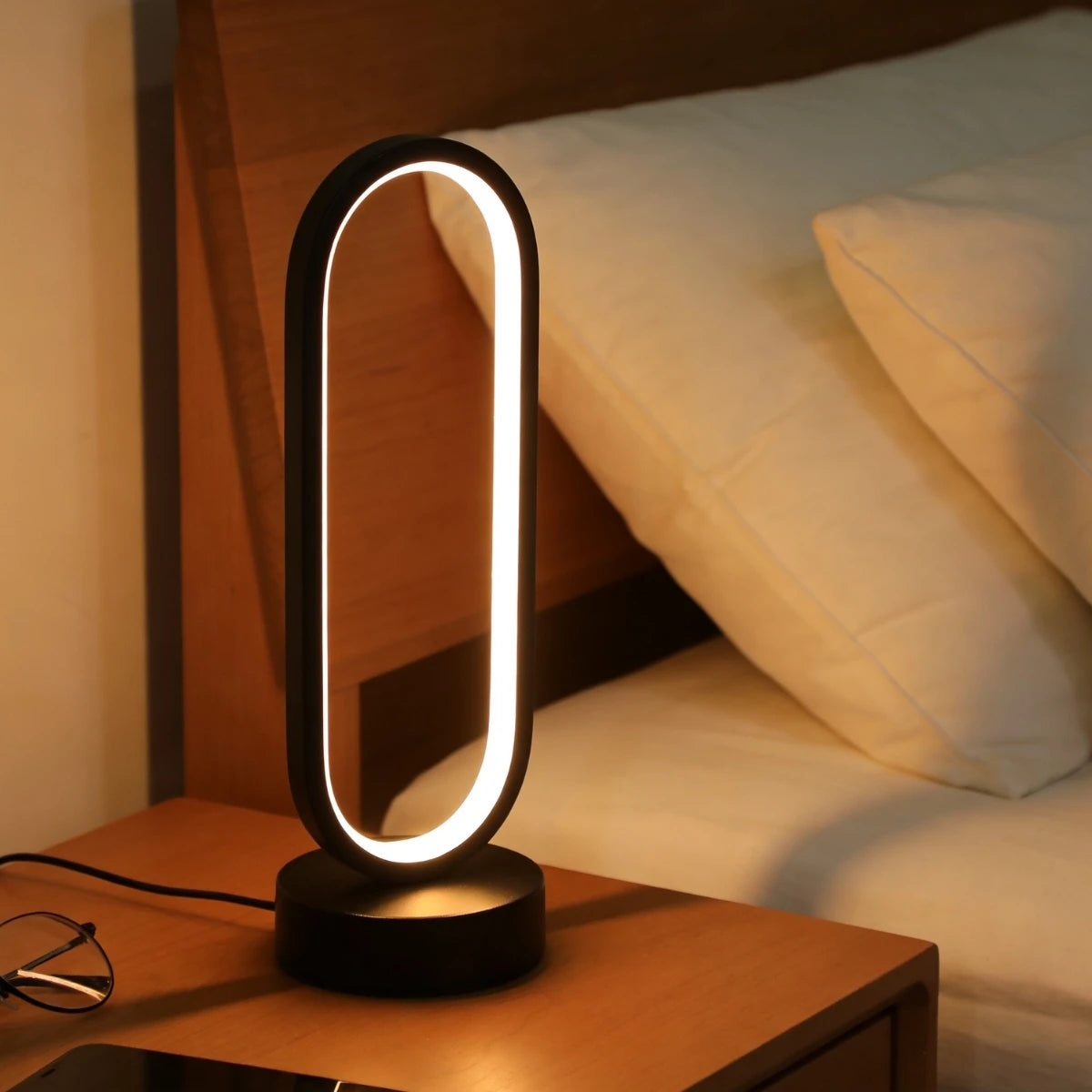 LED creative minimalist circular table lamp, Nordic modern bedroom bedside lamp, innovative European table lamp, study light